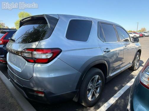 Lunar Silver Metallic 2024 Honda Pilot EX-L