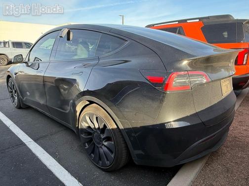 2022 Tesla Model Y Performance Dual Motor All-Wheel Drive