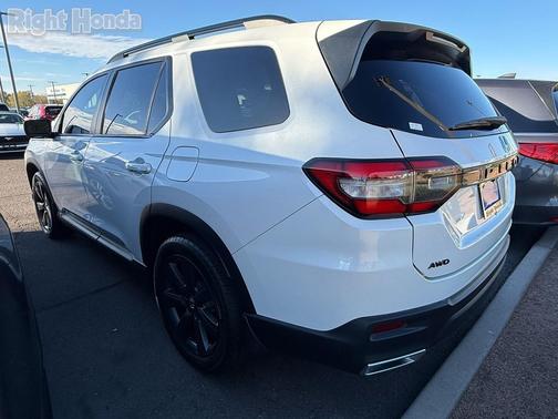 2023 Honda Pilot AWD Sport