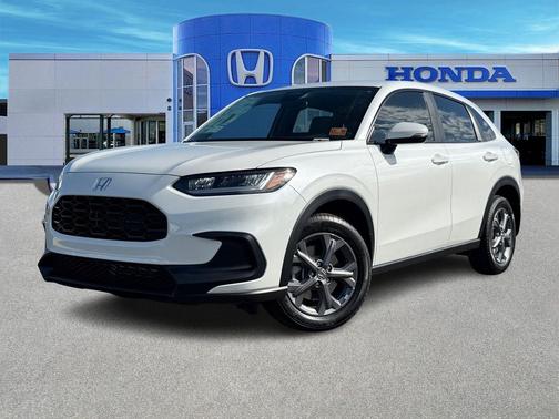 Platinum White Pearl 2026 Honda HR-V LX