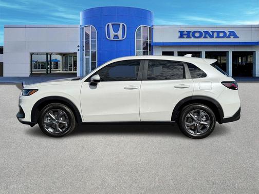 Platinum White Pearl 2026 Honda HR-V LX