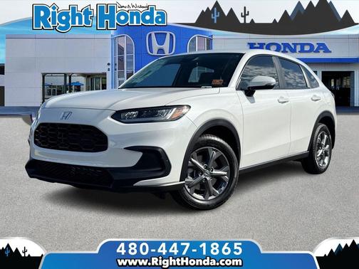 Platinum White Pearl 2026 Honda HR-V LX