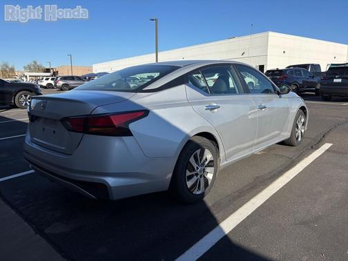 2024 Nissan Altima S FWD