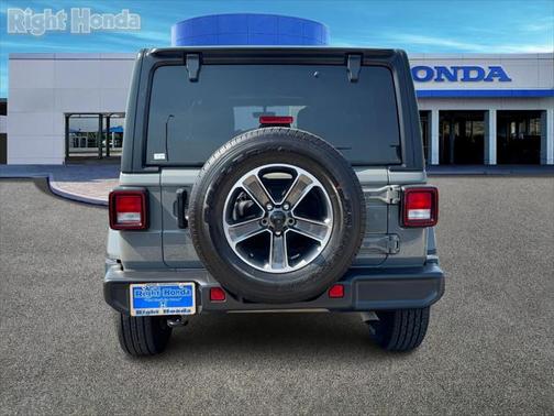 2023 Jeep Wrangler 4-Door Sahara 4x4