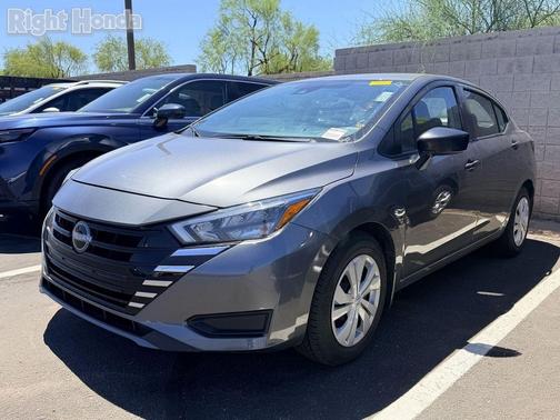 Gun Metallic 2025 Nissan Versa 1.6 S