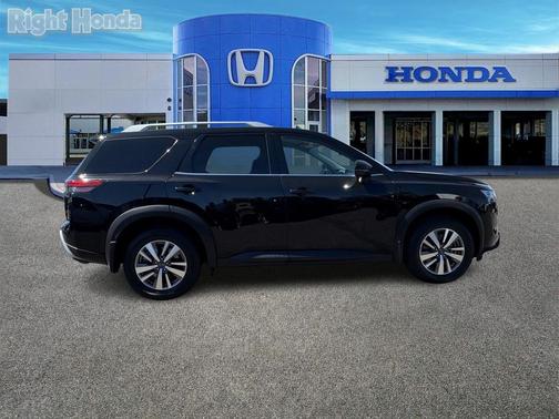 2022 Nissan Pathfinder SL 4WD