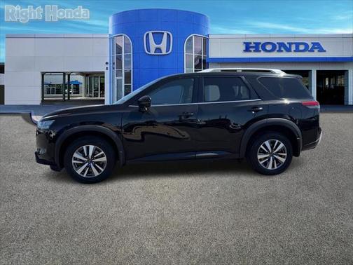 2022 Nissan Pathfinder SL 4WD
