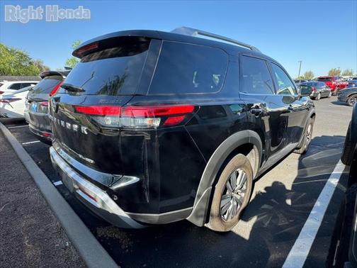 2022 Nissan Pathfinder SL 4WD