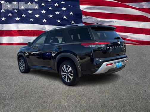 2022 Nissan Pathfinder SL 4WD