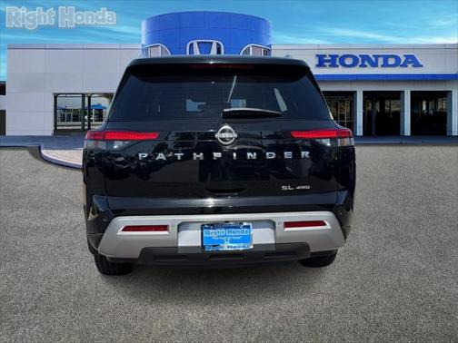 2022 Nissan Pathfinder SL 4WD