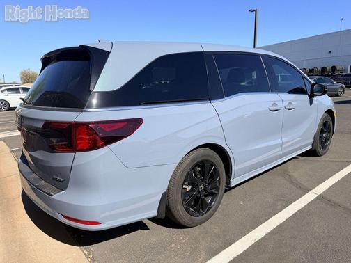 Sonic Gray Pearl 2024 Honda Odyssey Sport