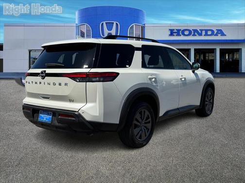 2024 Nissan Pathfinder SV FWD