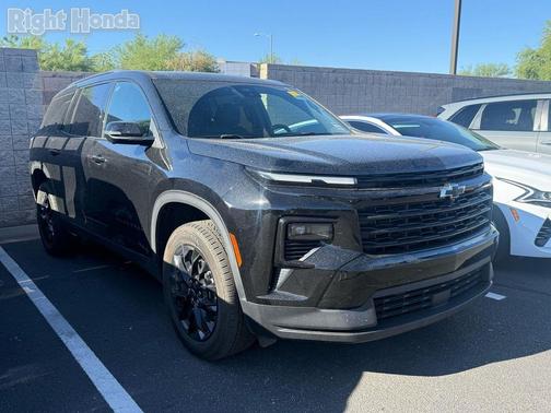 Mosaic Black Metallic 2025 Chevrolet Traverse LT