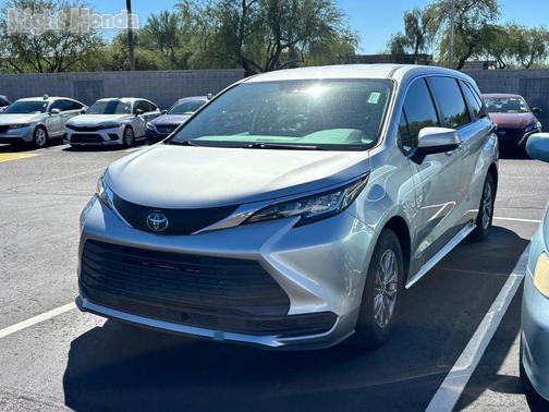 2021 Toyota Sienna LE