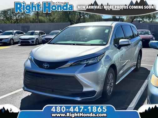 2021 Toyota Sienna LE