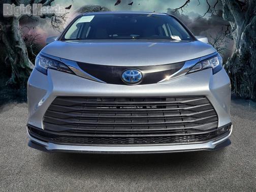 2021 Toyota Sienna LE