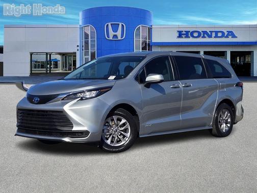 2021 Toyota Sienna LE