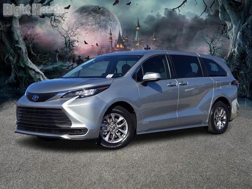 2021 Toyota Sienna LE