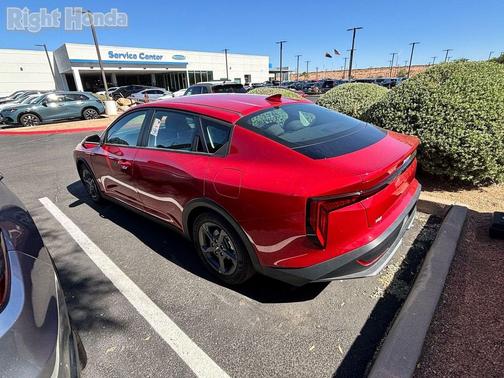 Currant Red 2025 Kia K4 LXS