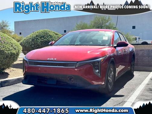 Currant Red 2025 Kia K4 LXS