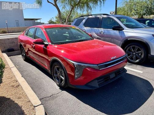 Currant Red 2025 Kia K4 LXS