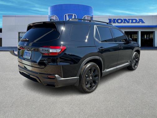 Crystal Black Pearl 2026 Honda Pilot Black Edition
