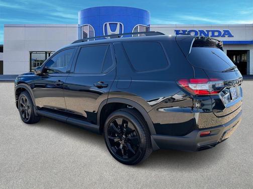 Crystal Black Pearl 2026 Honda Pilot Black Edition