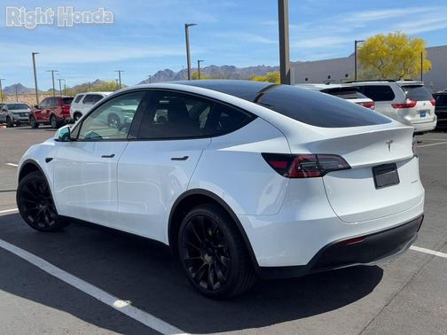 2024 Tesla Model Y Long Range Dual Motor All-Wheel Drive