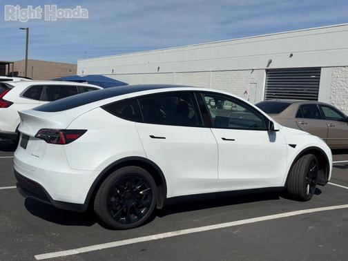 2024 Tesla Model Y Long Range Dual Motor All-Wheel Drive