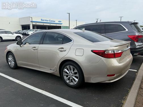 2014 Lexus ES 300h Base