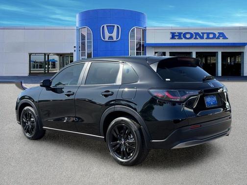 Crystal Black Pearl 2026 Honda HR-V AWD Sport