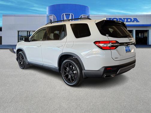 2025 Honda Pilot Touring 8-Passenger