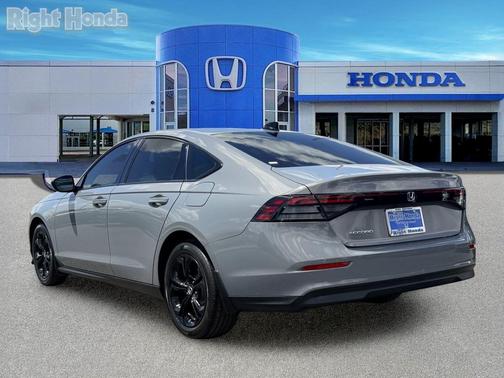 Urban Gray Pearl 2025 Honda Accord SE