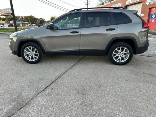 2016 Jeep Cherokee Sport