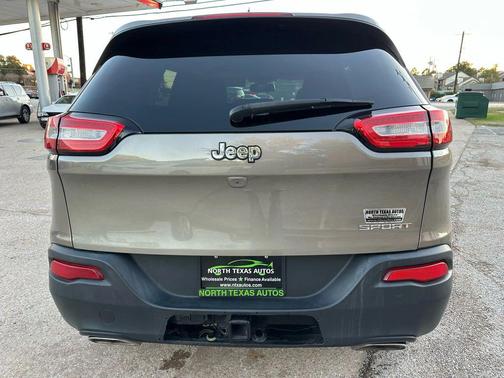 2016 Jeep Cherokee Sport