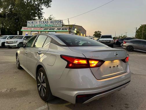 2022 Nissan Altima 2.5 SV