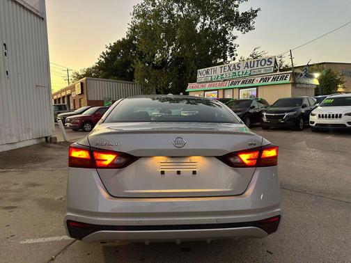 2022 Nissan Altima 2.5 SV