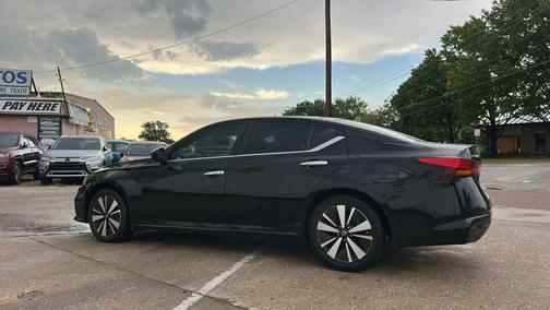 2021 Nissan Altima 2.5 SV