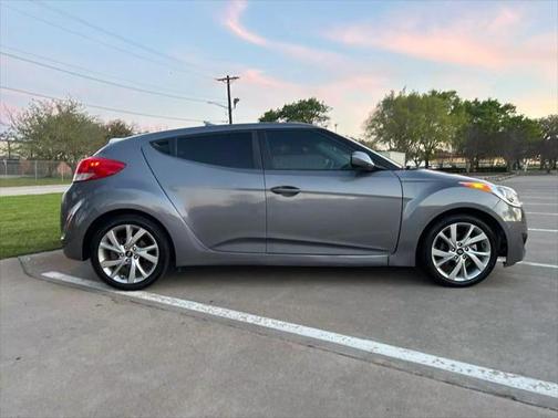 Triathlon Gray Metallic 2017 Hyundai Veloster Base