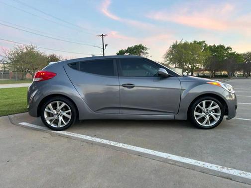 Triathlon Gray Metallic 2017 Hyundai Veloster Base