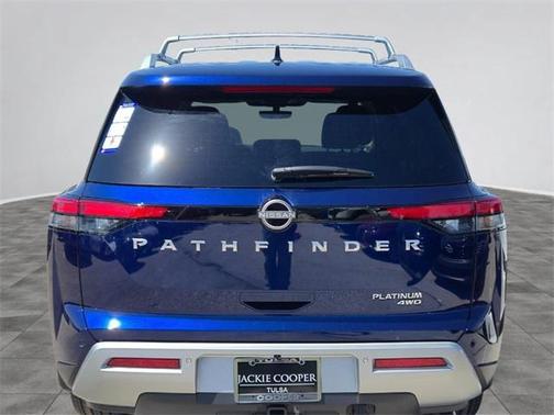 2025 Nissan Pathfinder Platinum 4WD
