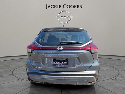 2025 Nissan Kicks S