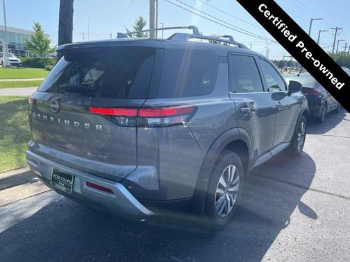 2025 Nissan Pathfinder SL 4WD