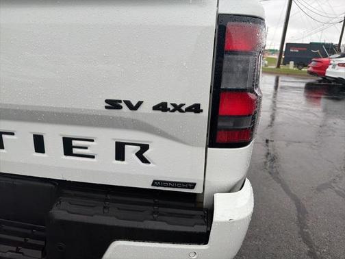 2023 Nissan Frontier SV