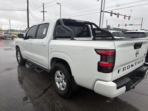 2023 Nissan Frontier SV