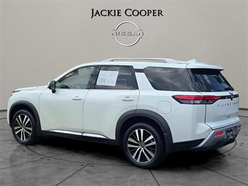 2023 Nissan Pathfinder Platinum 4WD