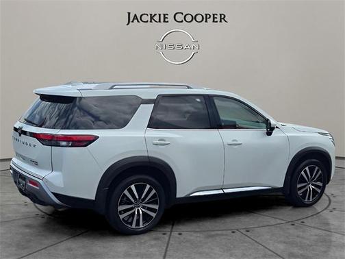 2023 Nissan Pathfinder Platinum 4WD