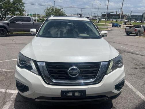 2017 Nissan Pathfinder SL