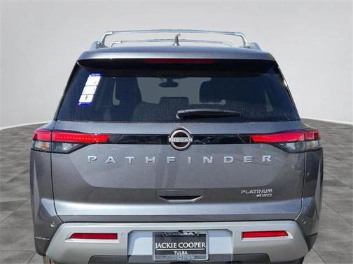 2025 Nissan Pathfinder Platinum 4WD