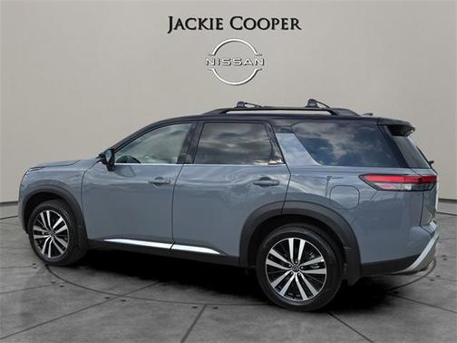 2025 Nissan Pathfinder Platinum 4WD